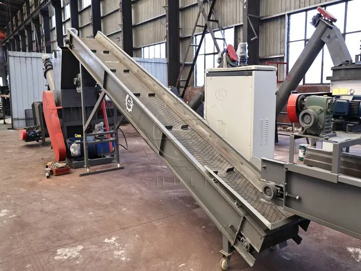 Belt conveyor for PET bottle recycling washing line