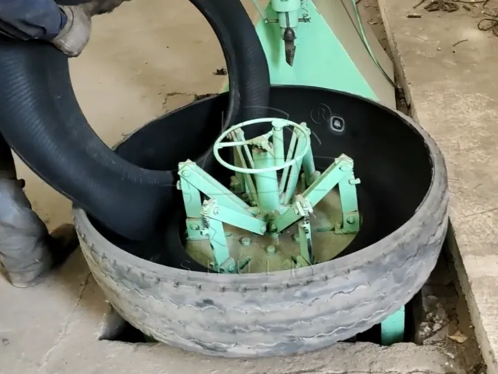 tire sidewall cutter working in the factory