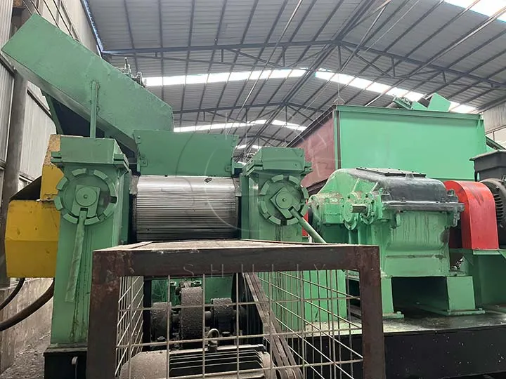 販売用SL-560タイヤ粉砕機