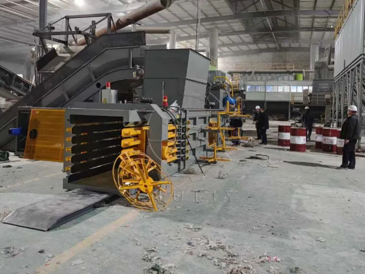 the tire baler features a reinforced frame design.