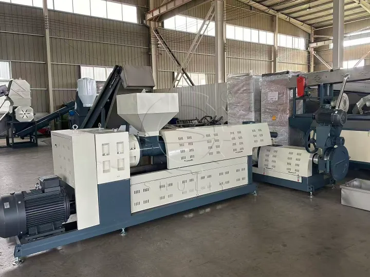 plastic granulating line to Chile